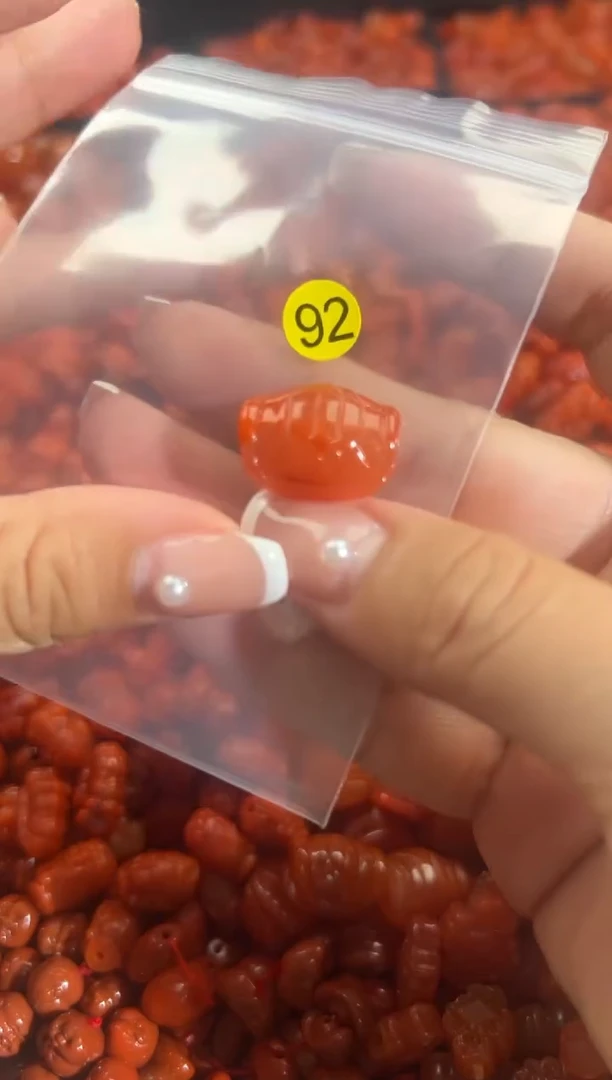 颈饰未镶嵌南红玛瑙1