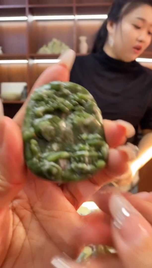 未镶嵌蛇纹石玉挂件