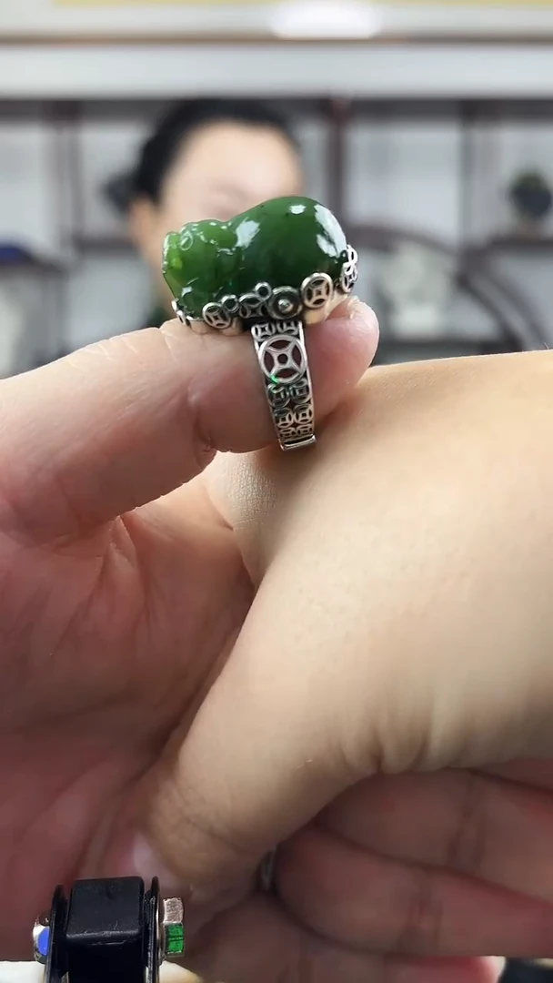 颈饰未镶嵌和田玉中