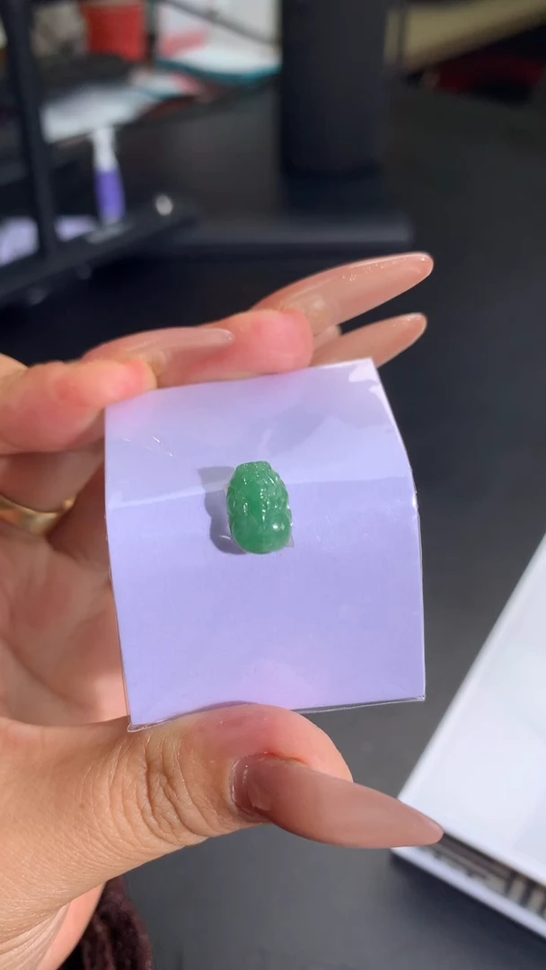 定制翡翠未镶嵌?**?翡翠