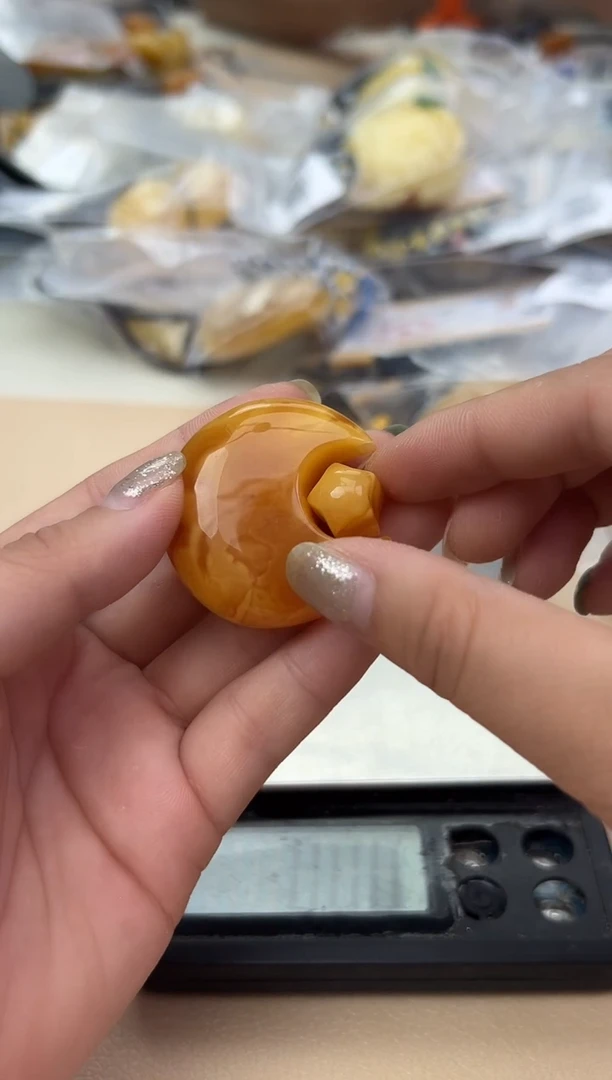 未镶嵌蜜蜡裸石蜜蜡吊坠