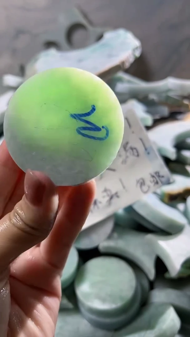 颈饰未镶嵌翡翠颈饰未镶嵌翡翠裸石翡翠缅甸翡翠A货钟3190