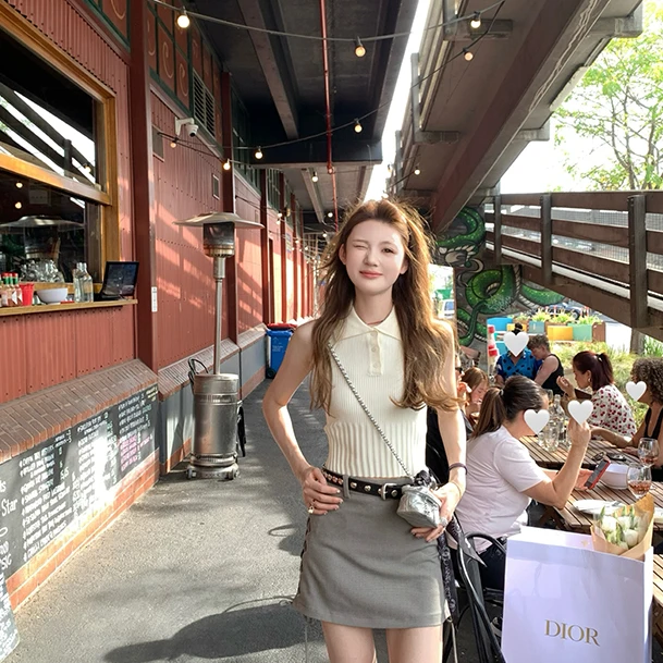 aaaaxbbb 代官山散步课 两色翻领针织无袖背心坑条修身显瘦上衣女