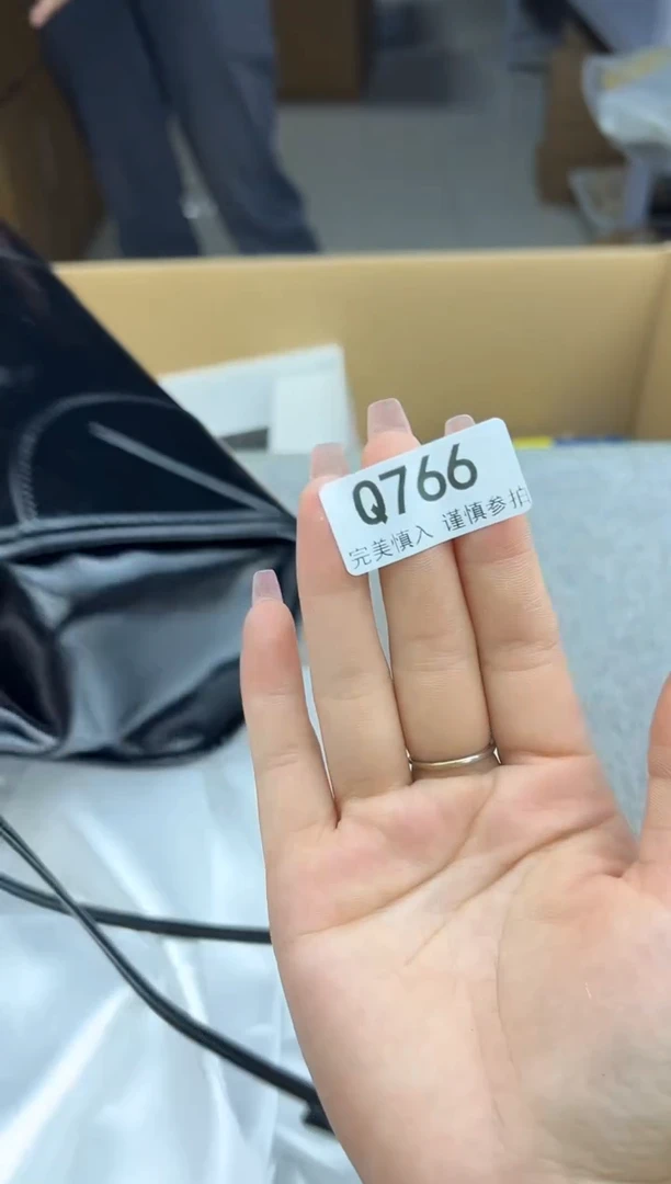 瓷片轩****～766qqqqqqqqqq