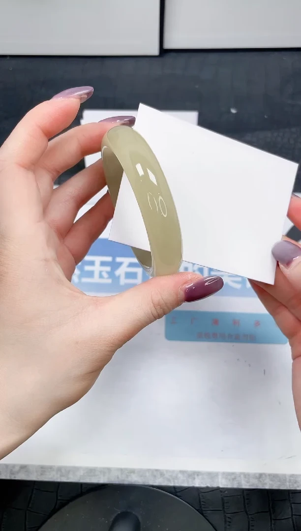 【闪购商品】石英质玉手镯未镶嵌109-55.8