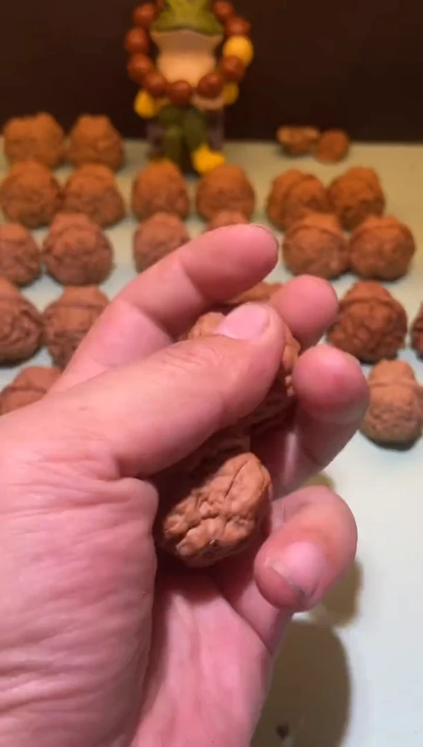 【闪购商品】文玩核桃吊坠山海核饰蛤蟆头40   040