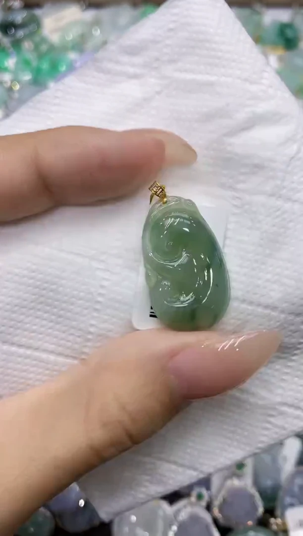 颈饰18K金镶嵌翡翠111111111111