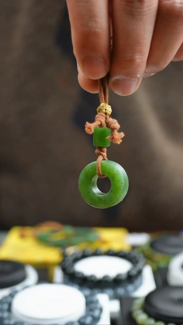 颈饰未镶嵌和田玉2