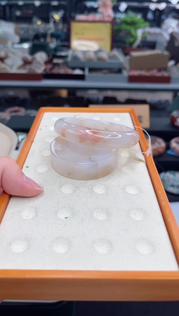 【闪购商品】石英质玉手镯未镶嵌58圈口（赠品镯心）001