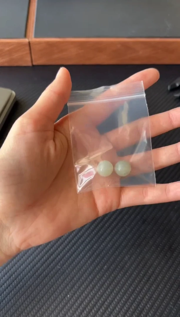 【闪购商品】和田玉单株未镶嵌且末微色差近矿