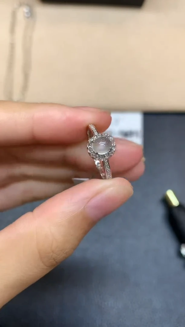 18K金镶嵌戒指翡翠蛋面【无服务费