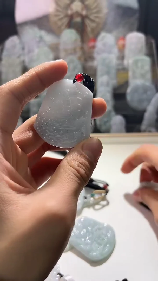 颈饰未镶嵌翡翠12/13     71