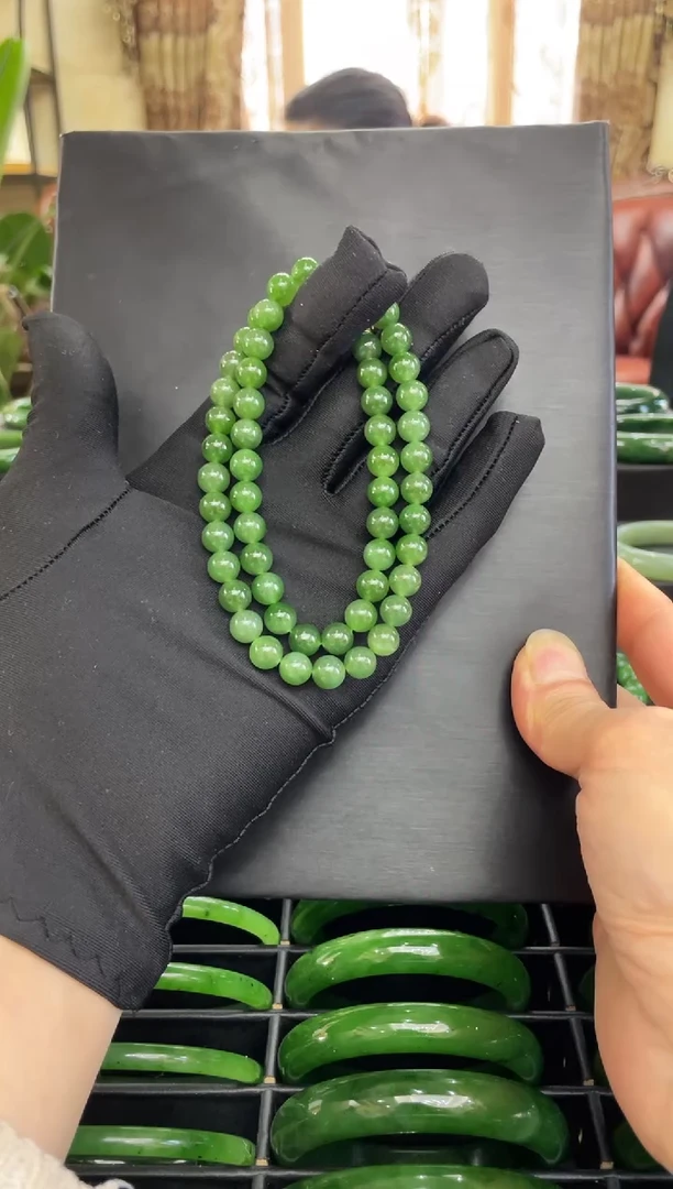 颈饰未镶嵌和田玉（碧玉）陈****制卡8无黑妈妈链（多样性发一）