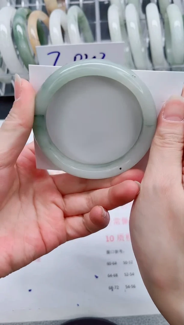 【闪购商品】石英质玉手镯未镶嵌A351-58