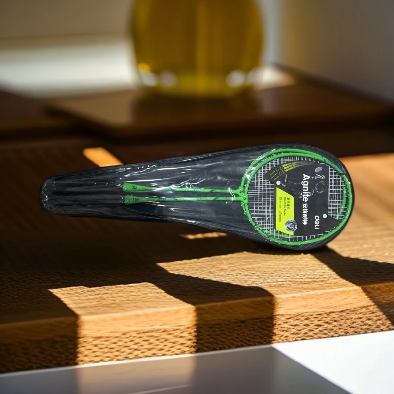 羽毛球拍款式随机发一个