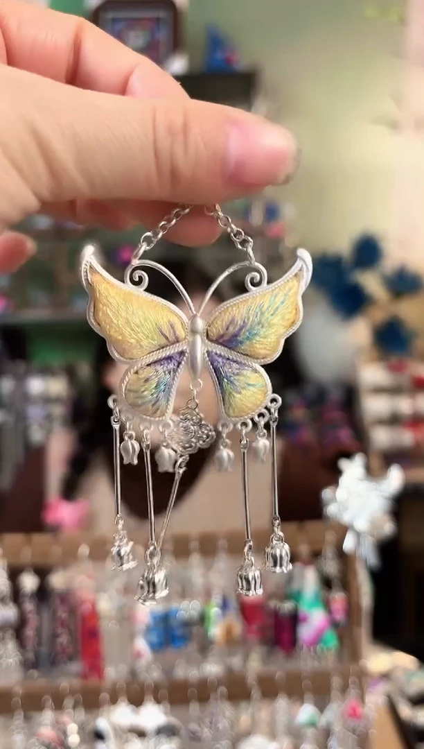 彩云南阁非遗老绣苗银饰品300