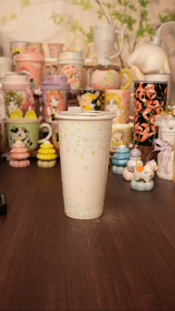 陶景德镇手绘的杯子