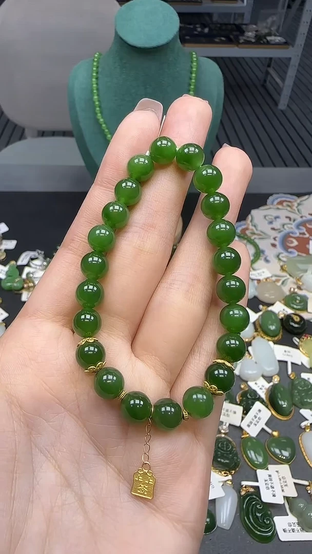 18K金镶嵌手串和田玉1