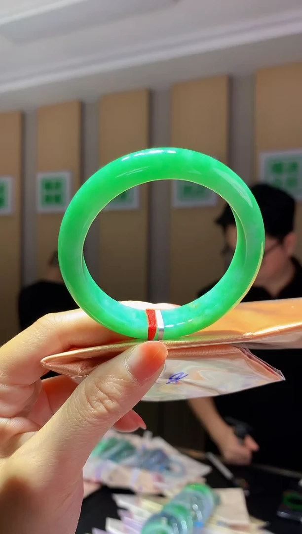 未镶嵌手镯翡翠- Q60圈口 54.8 全款8万 定金2万