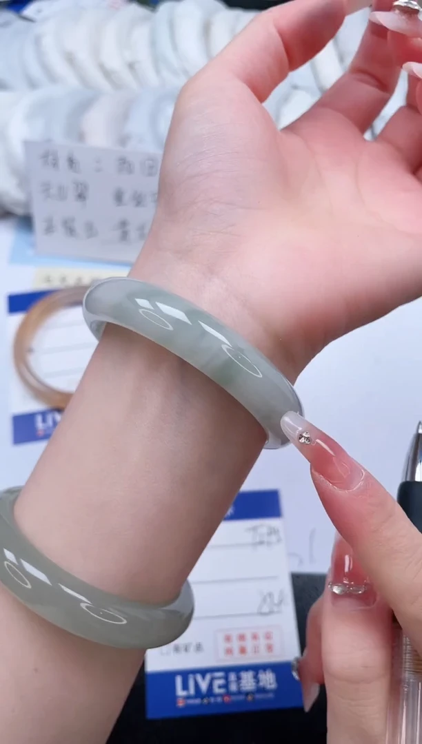 【闪购商品】石英质玉手镯未镶嵌T295-54