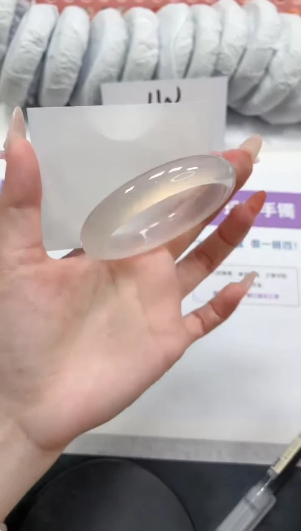 石英质玉手镯未镶嵌45-55荔枝