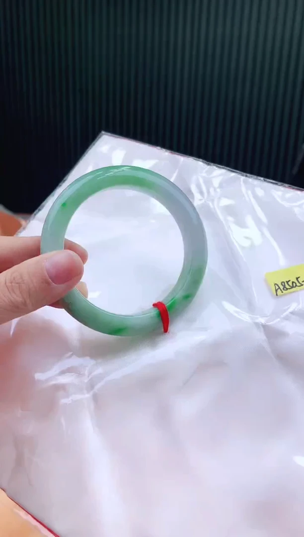 未镶嵌手镯翡翠55+