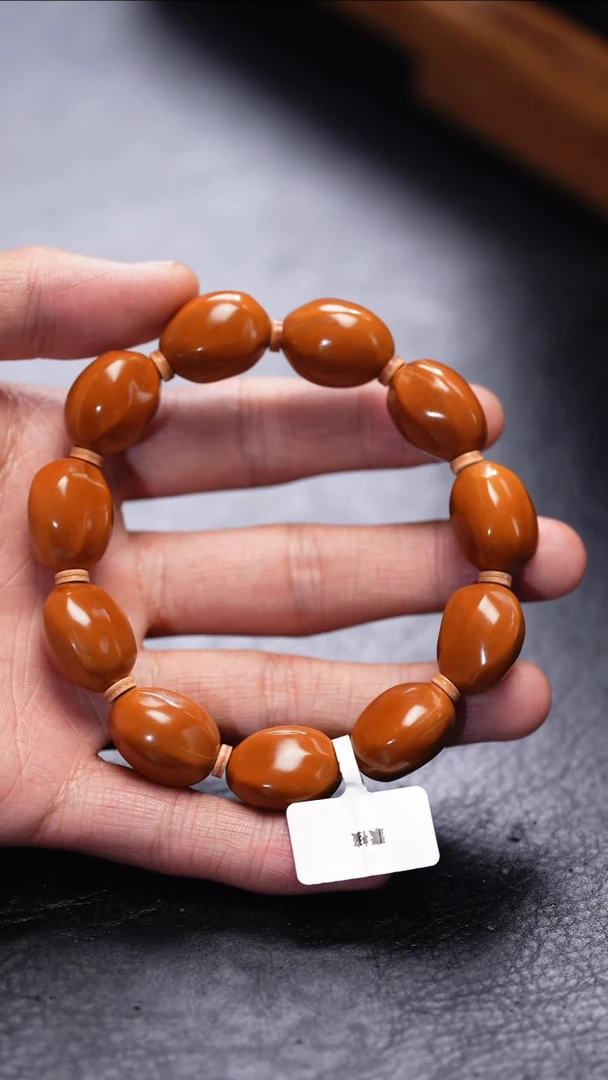 【闪购商品】橄榄核吊坠功利化