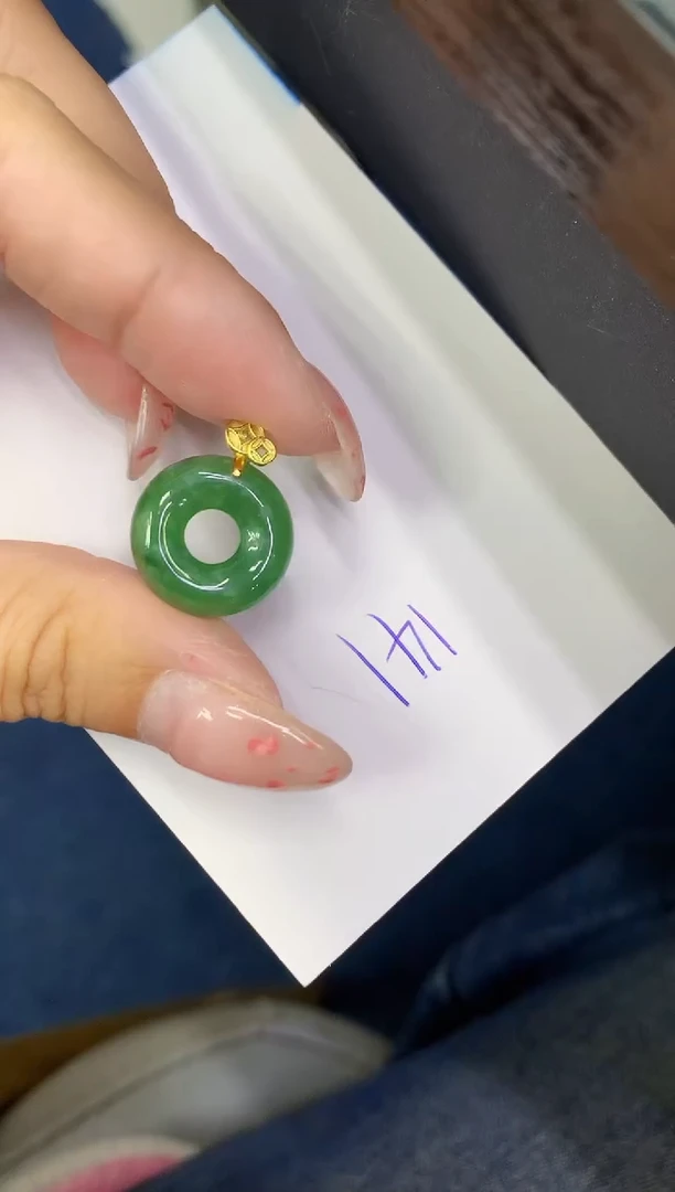 翡翠未镶嵌颈饰缅甸天然翡翠A货