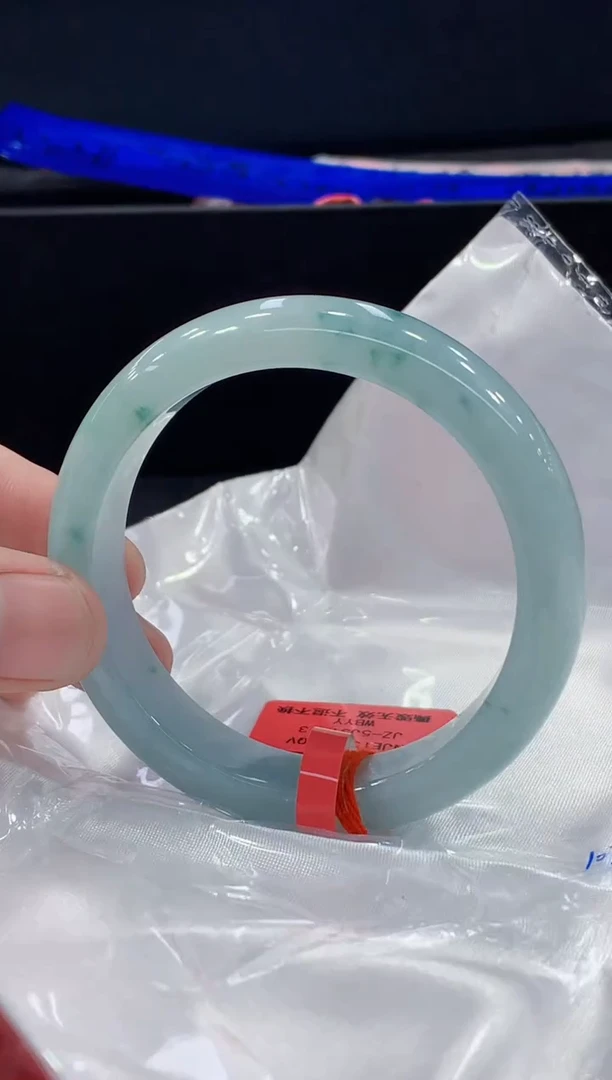 未镶嵌手镯翡翠翡翠手镯