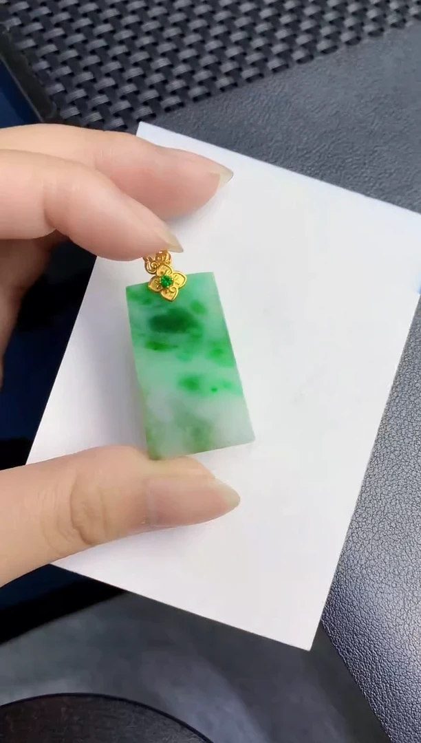 翡翠未镶嵌颈饰000000000