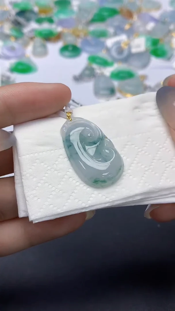 翡翠18K金镶嵌颈饰天然缅甸a货翡翠