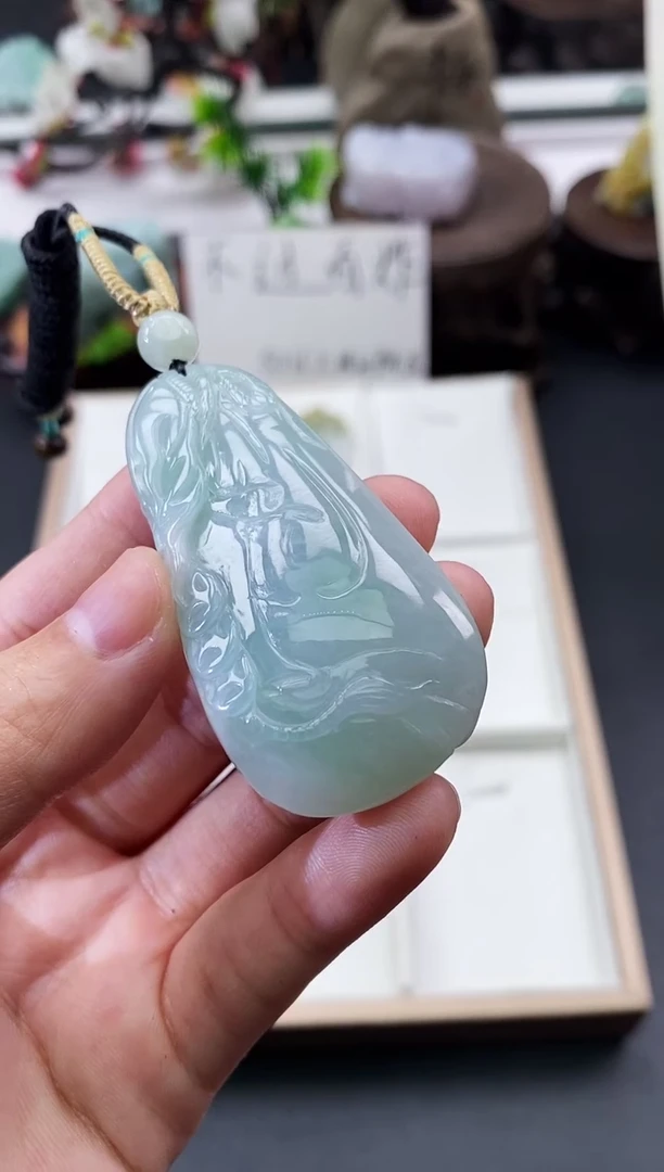 翡翠未镶嵌颈饰天然缅甸A货翡翠
