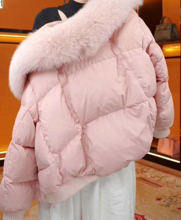 LK-樱花粉时尚气质保暖大毛领羽绒服