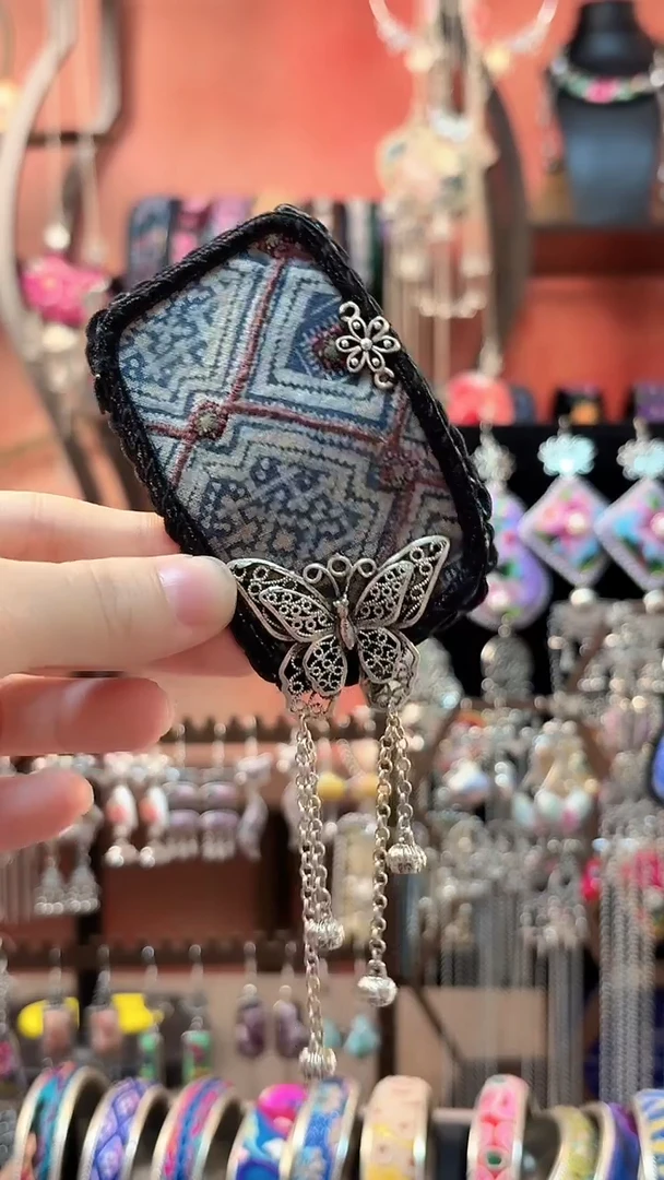 织绣 云织谣民族风精美饰品   116