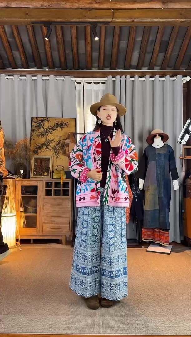 设计师款粉色羊毛绣外套