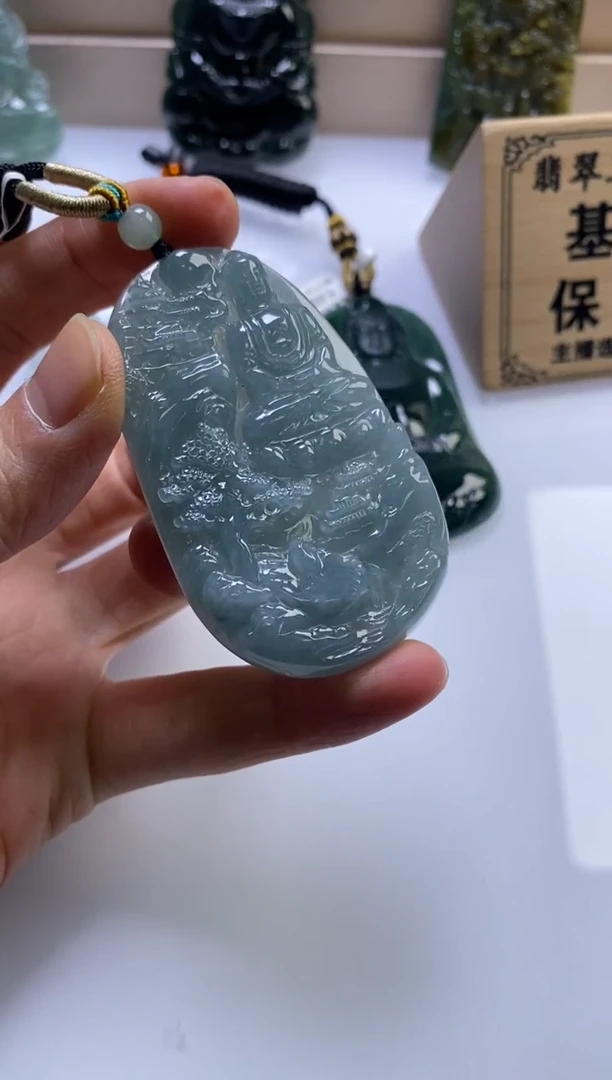 颈饰未镶嵌翡翠