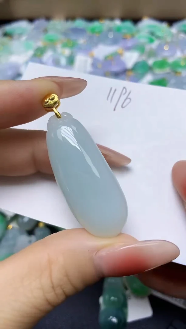 翡翠未镶嵌颈饰 天然缅甸翡翠A货