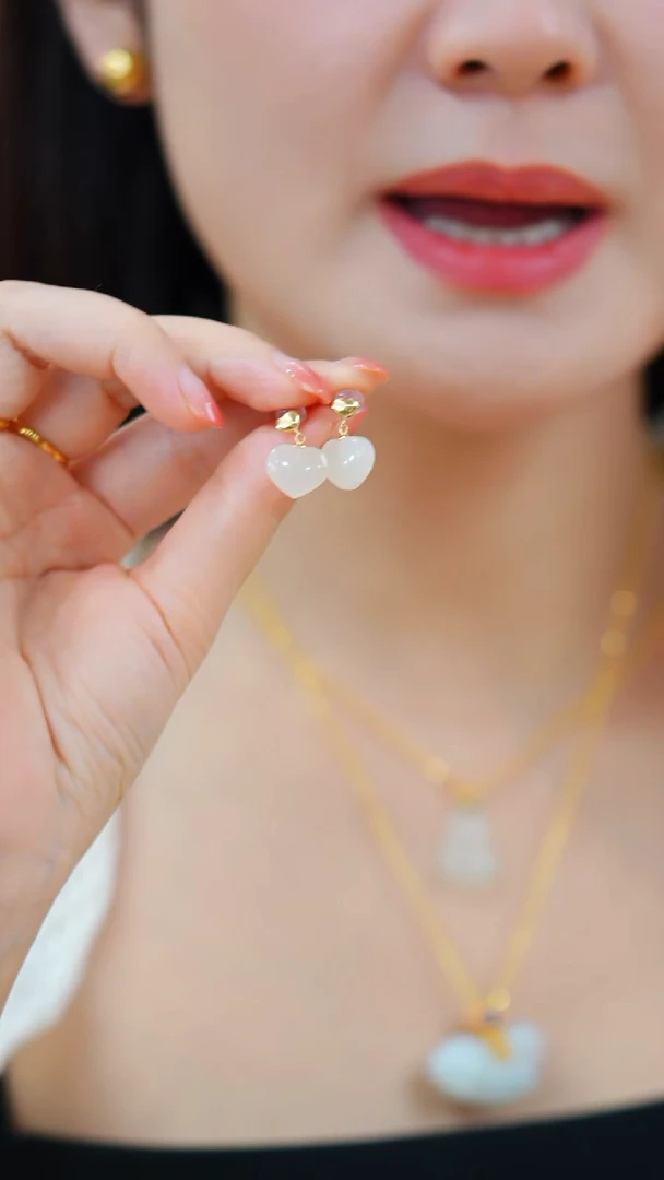 和田玉18K金镶嵌耳饰10*12mm藕粉爱心耳HNZ11798