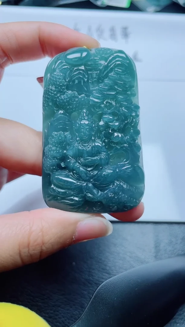 翡翠未镶嵌颈饰