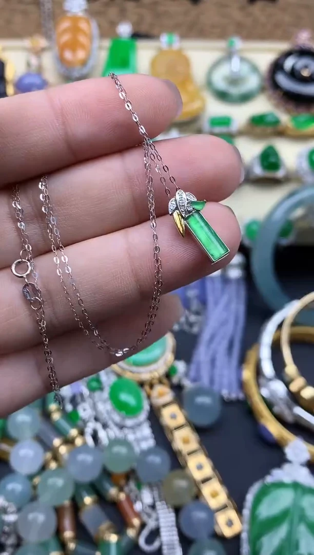 【闪购商品】翡翠颈饰18K金镶嵌240-中国好珍宝