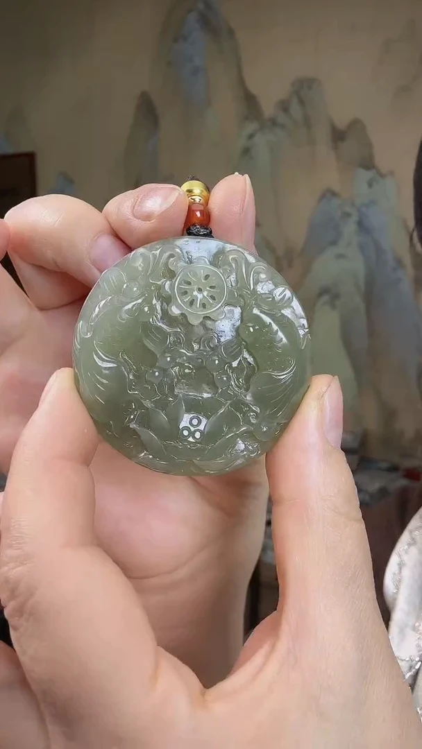 颈饰未镶嵌和田玉.