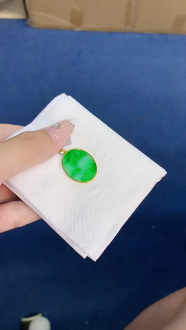 翡翠18K金镶嵌吊坠(不含链)1