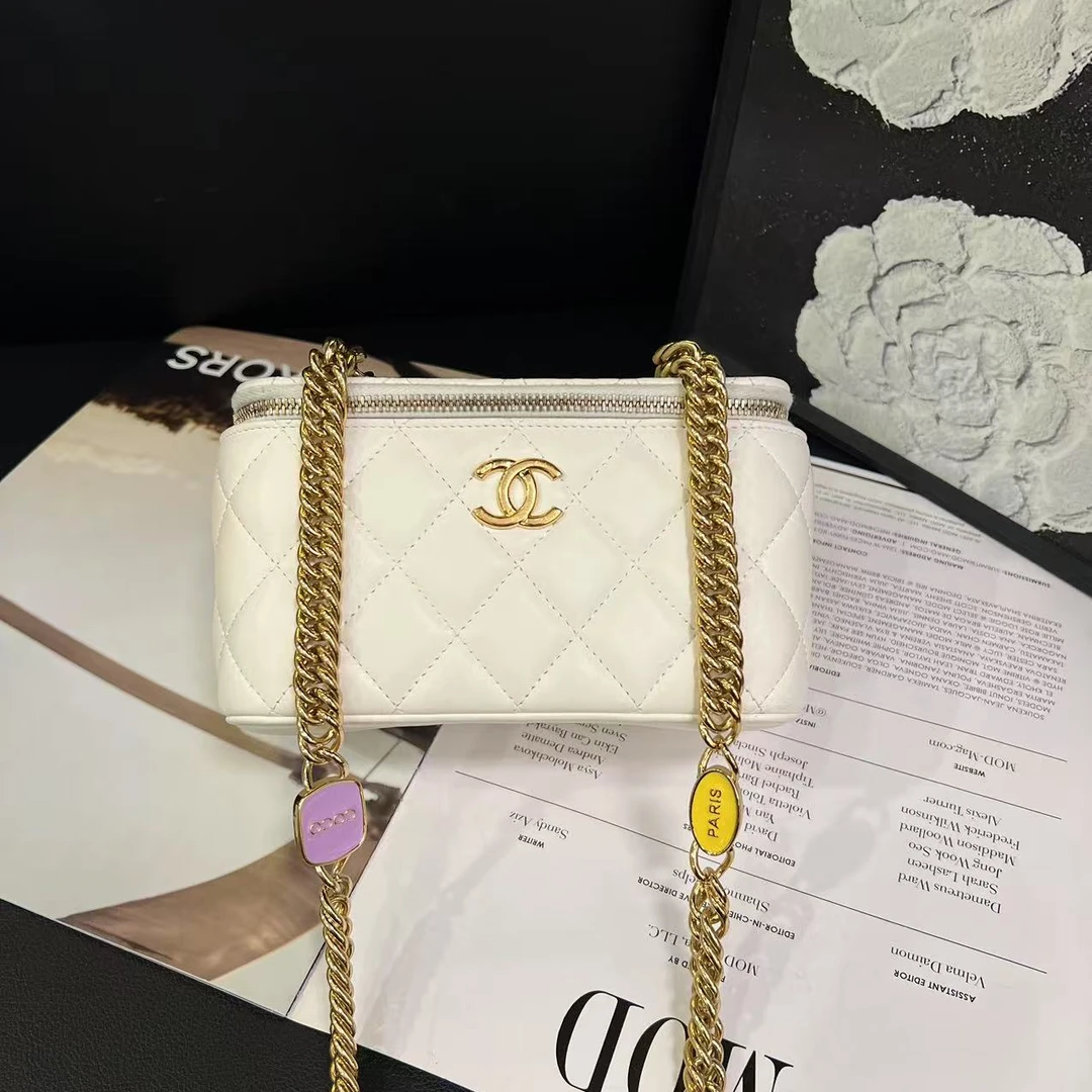 99新 Chanel/香奈儿 23C白金化妆盒斜挎B4931