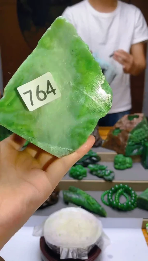 和田玉（碧玉）未镶嵌珠宝半成品764