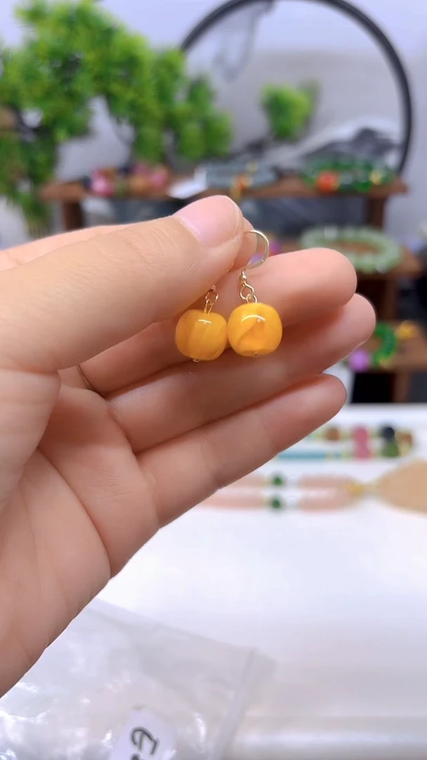 14K金镶嵌蜜蜡耳饰E01