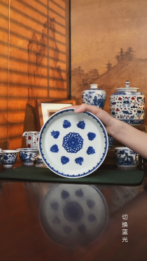 松风馆藏仿明青花八宝壶承