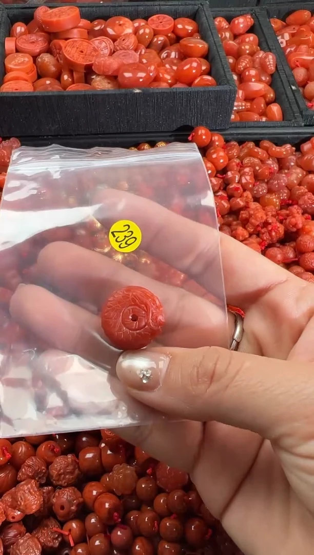 【闪购商品】南红玛瑙颈饰未镶嵌1