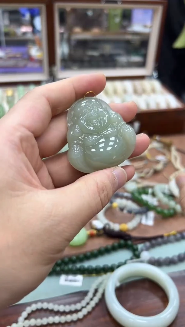 颈饰未镶嵌和田玉佛公