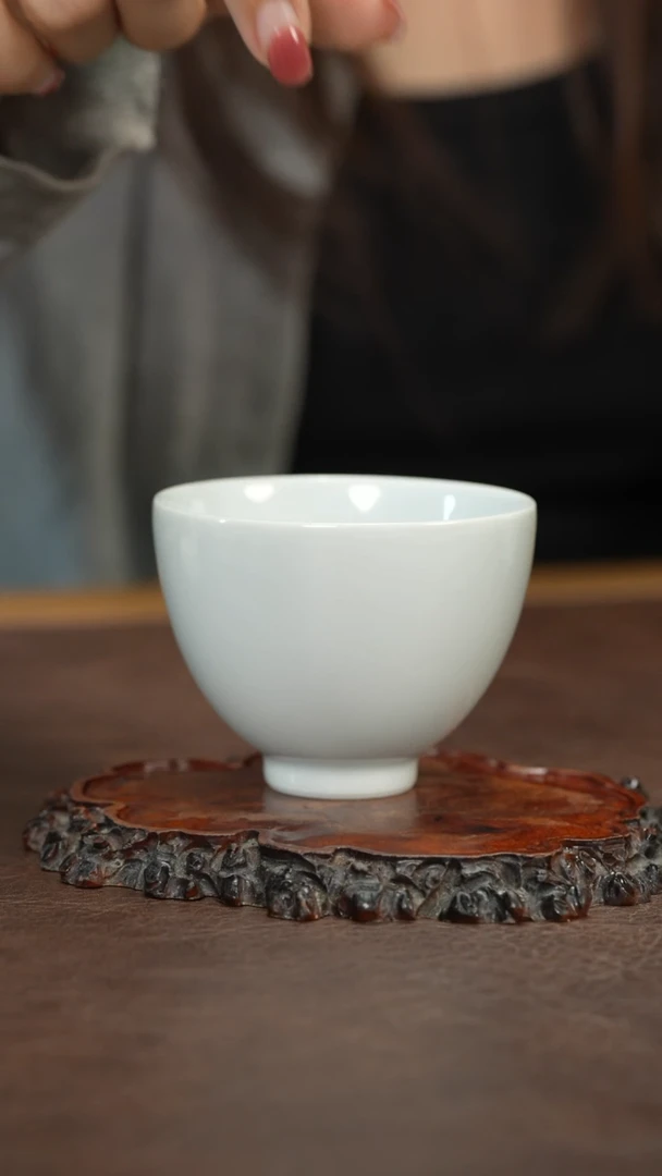 景德镇白胎小鸡心杯