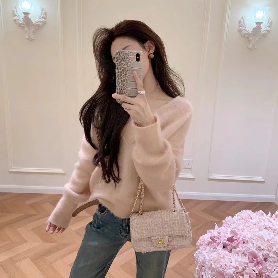 针织衫女秋冬新款V领斜肩露肩毛衣小众气质上衣高腰休闲裤两件套